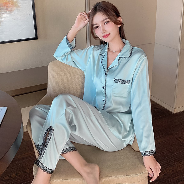 Ежедневна дамска сатенена пижама с копчета и джоб 