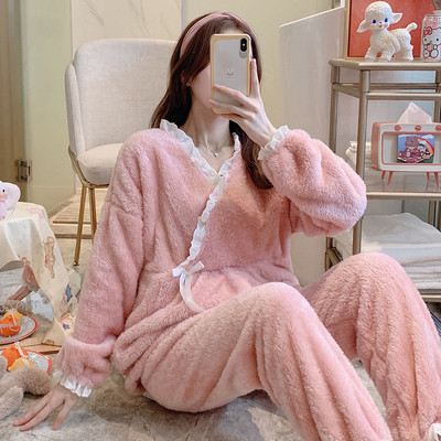 Дамска пухена пижама с къдри 