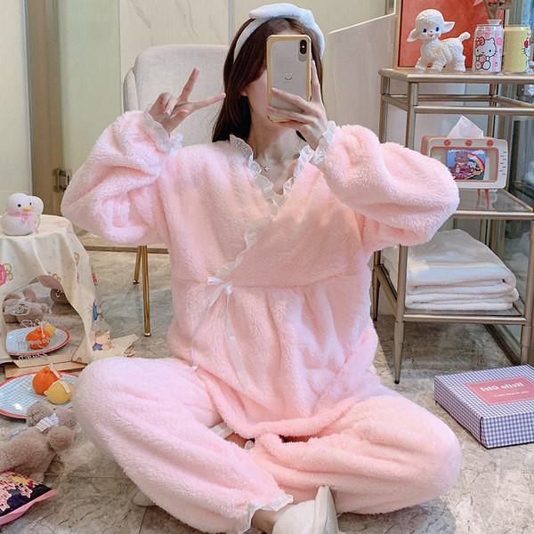 Дамска пухена пижама с къдри 