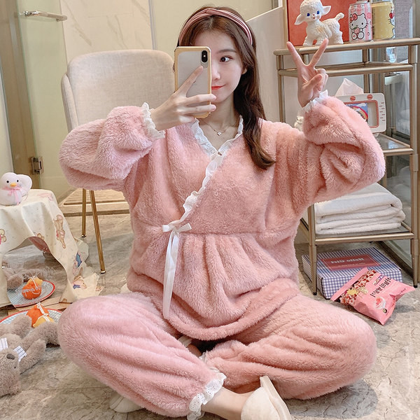 Дамска пухена пижама с къдри 