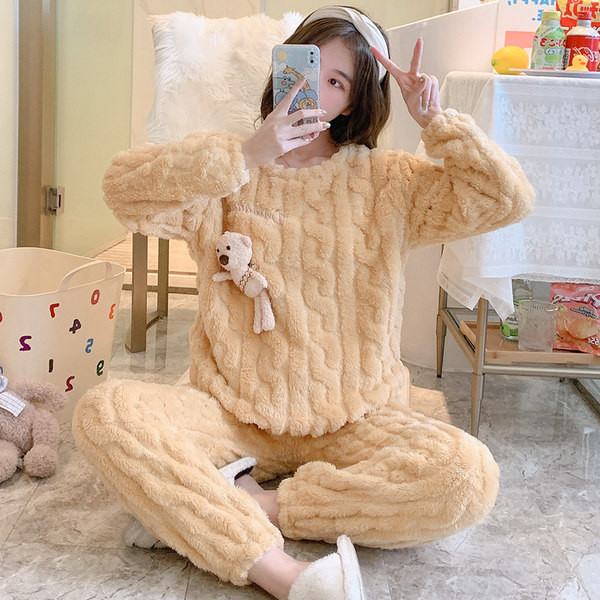 Пухена пижама с 3D елемент