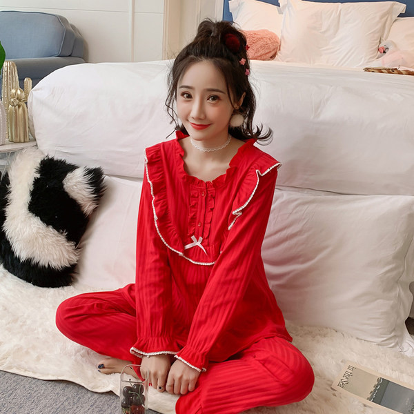 Нов модел дамска пижама от две части с дълъг ръкав и овално деколте 