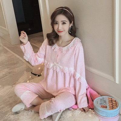 Дамска пижама с дантела и къдри