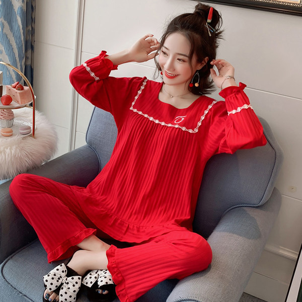 Ženska pidžama s četvrtastim izrezom - tri boje