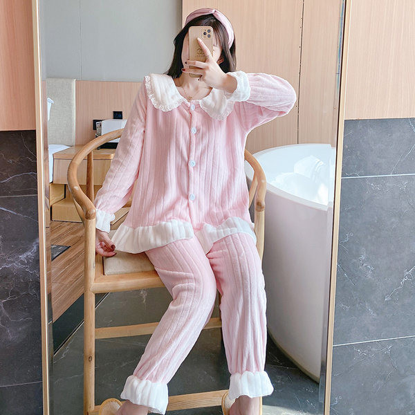 Ženska dvodijelna pidžama s dugim rukavima i kopčanjem na gumbe