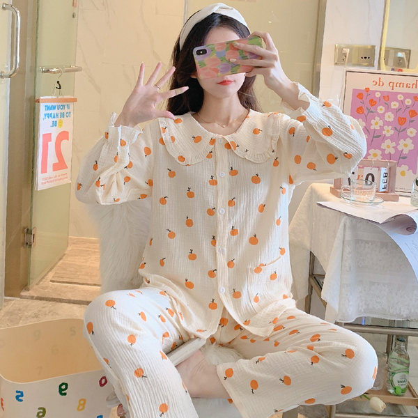 Дамска пижама с цветен принт от две части