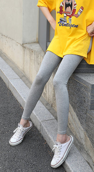 Нов модел дамски едноцветен клин с висока талия