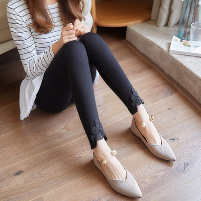 Γυναικείο μοντέρνο κολάν μήκους 7/8 με δαντέλα