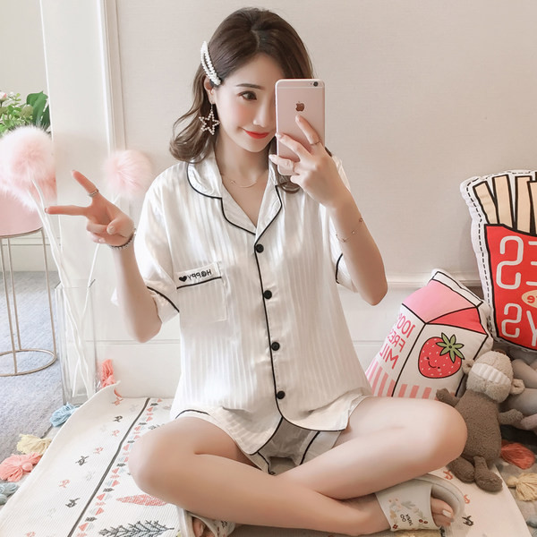 Ljetna satenska prugasta pidžama