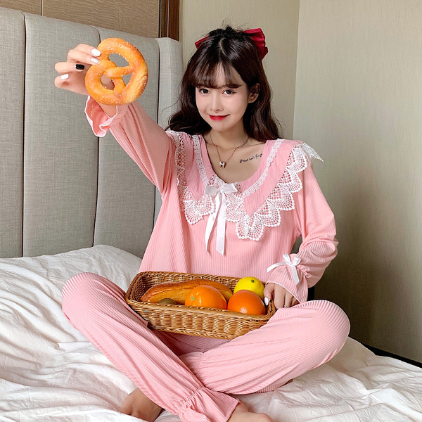 Ženski dvodijelni pidžama set sa čipkom