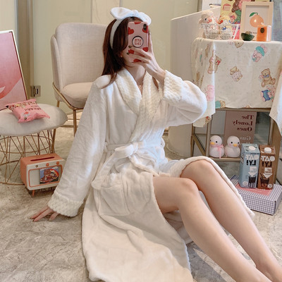 Ženski kućni ogrtač sa džepom i remenom u dvije boje