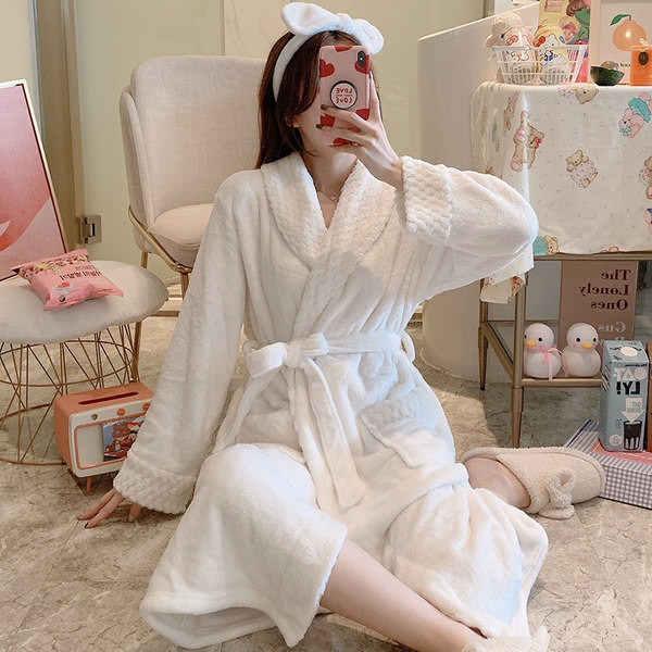 Ženski kućni ogrtač sa džepom i remenom u dvije boje