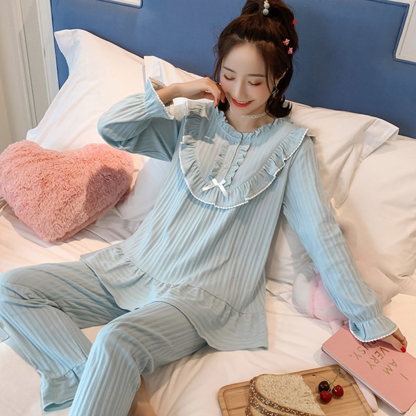 Ženska pidžama s trakom iz dva dijela