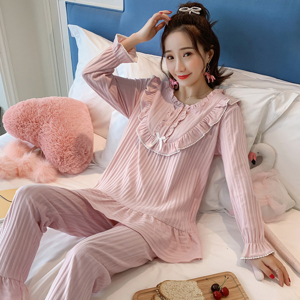 Ženska pidžama s trakom iz dva dijela