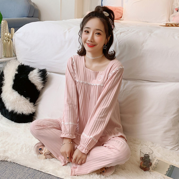 Ženska pidžama s trakom iz dva dijela