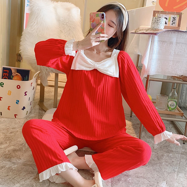 Ženska pidžama od samtastog žerseja sa trakom