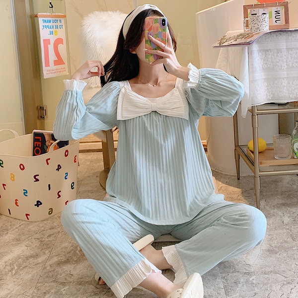 Ženska pidžama od samtastog žerseja sa trakom