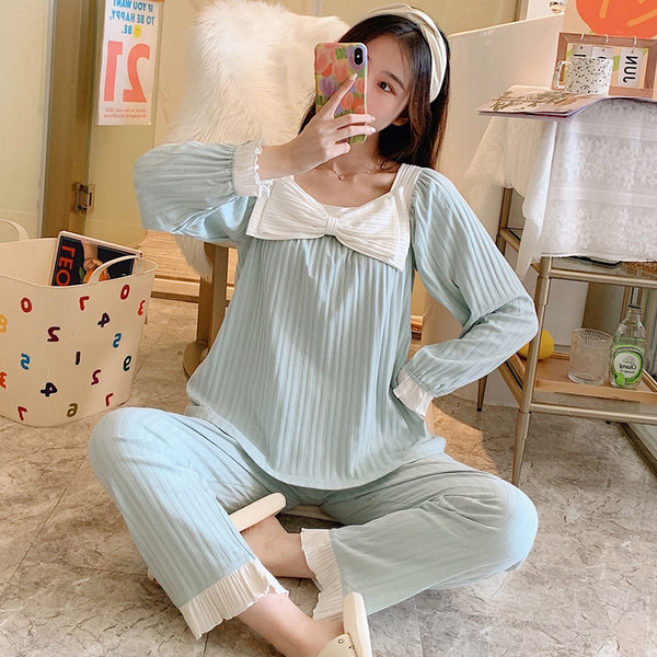 Ženska pidžama od samtastog žerseja sa trakom