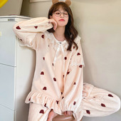 Ženska paperjasta pidžama sa čipkom - dva dijela