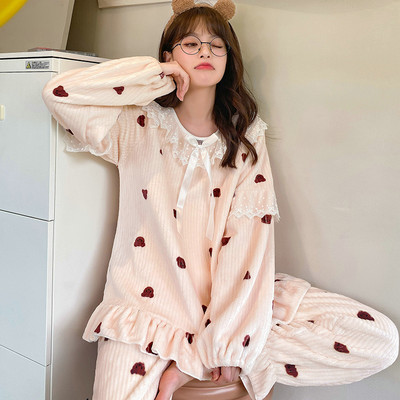 Дамска пухена пижама с дантела - две части