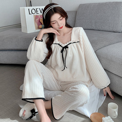 Дамска зимна пижама с панделка