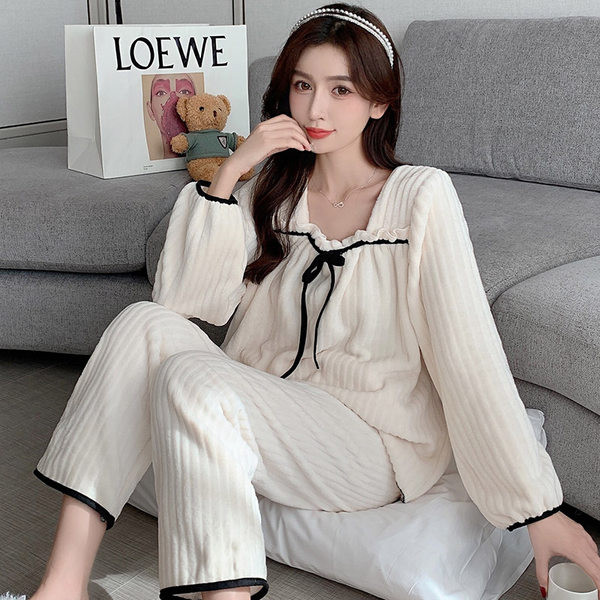 Дамска зимна пижама с панделка