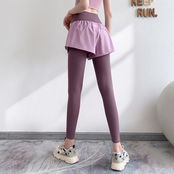 Спортен дамски клин подходящ за фитнес