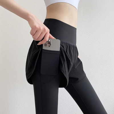 Γυναικείο αθλητικό κολάν με σορτς και τσέπη