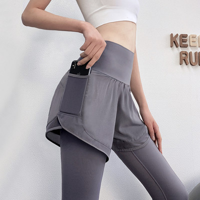 Γυναικείο αθλητικό κολάν με σορτς και τσέπη