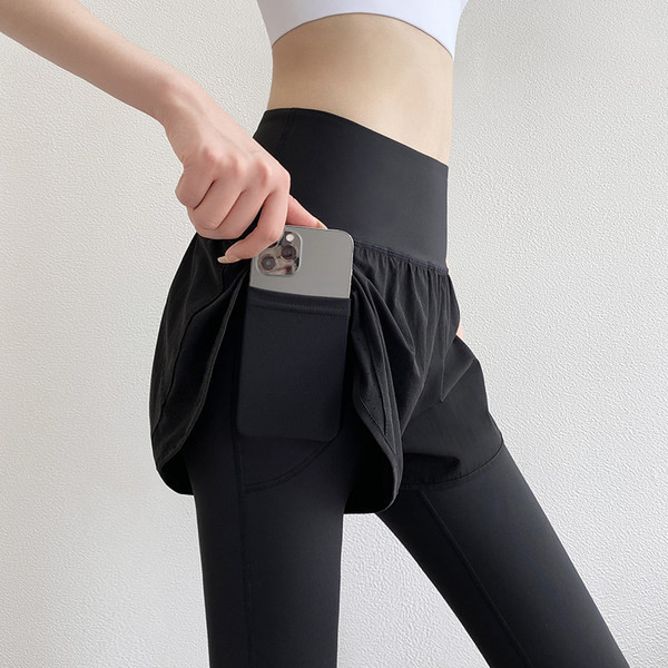 Γυναικείο αθλητικό κολάν με σορτς και τσέπη