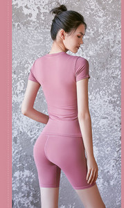 Kratke dnevne hlače s visokim strukom