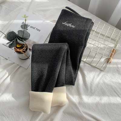 Γυναικείο μοντέλο κολάν με απαλή φόδρα και κέντημα