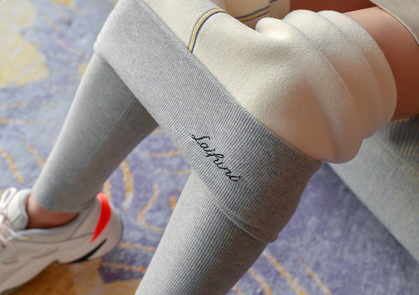 Μοντέρνο κολάν για γυναίκες με κέντημα ψηλόμεσο