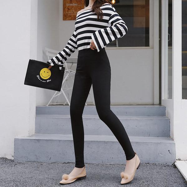 Νέο μοντέλο γυναικείο κολάν σε μαύρο χρώμα