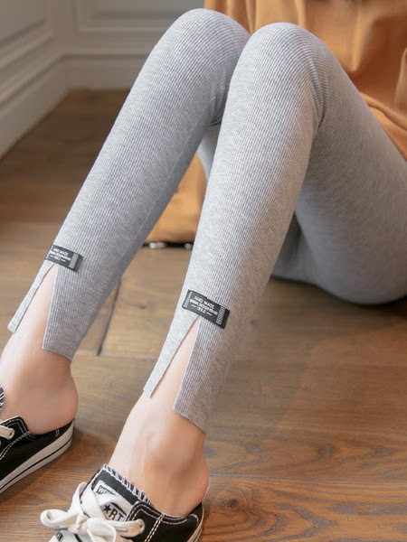 Μοντέρνο γυναικείο ελαστικό κολάν με σκίσιμο