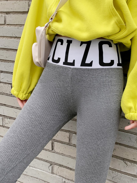 Ženske tajice od samtastog žerseja sa širokom elastičnom trakom