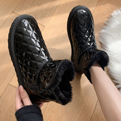 Moderne ženske lakirane čizme s toplom postavom