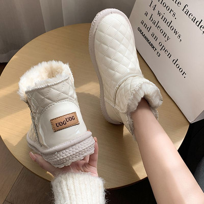 Moderne ženske lakirane čizme s toplom postavom