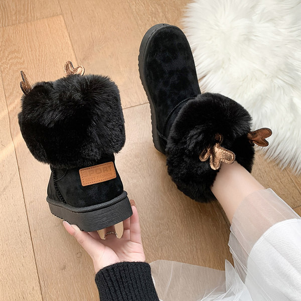 Naujas moteriškų žieminių batų modelis šiltu pamušalu