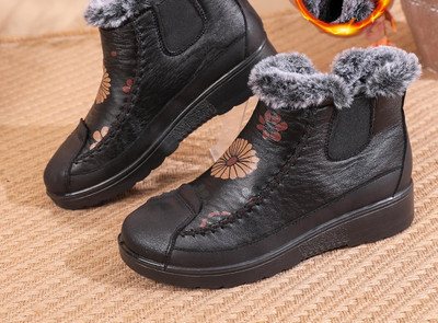 Zategnute pamučne cipele ženske zimske plus baršunaste zadebljane tople neklizajuće majčine cipele mekani potplat bakine cipele čizme za snijeg za srednje i starije osobe