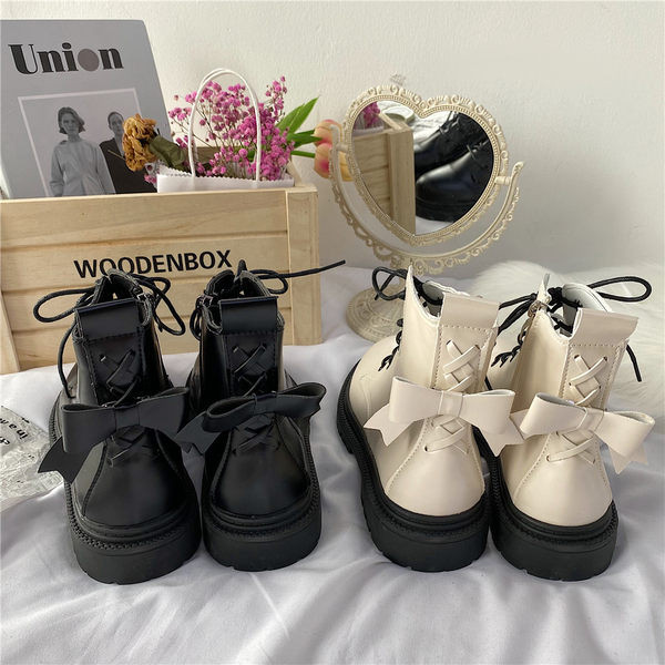 Дамски боти от еко кожа с панделка и връзки