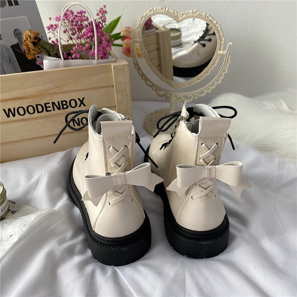 Дамски боти от еко кожа с панделка и връзки