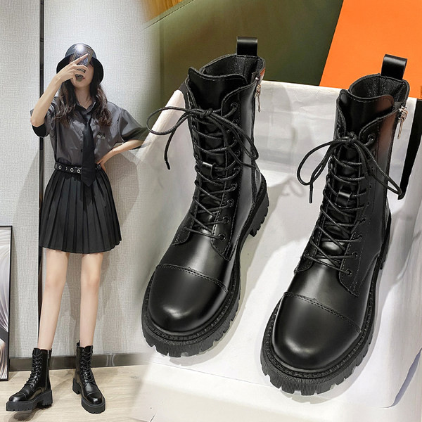 Дамски стилни кожени боти в черен цвят с връзки