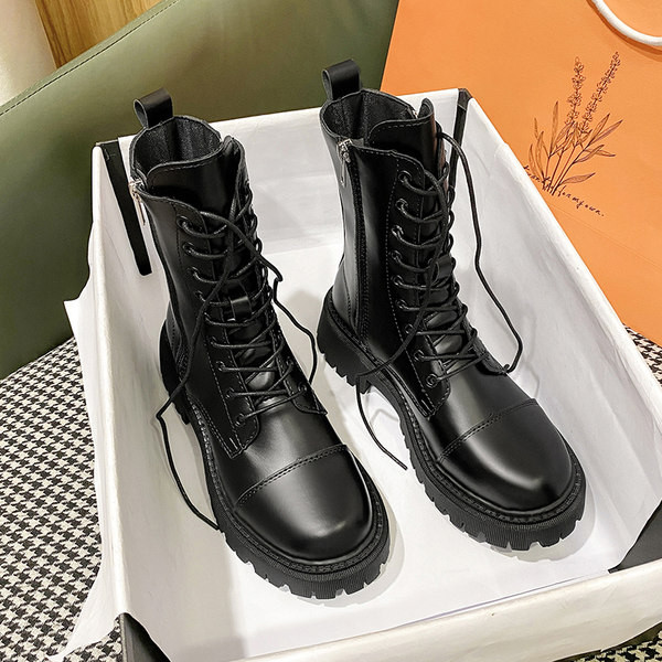 Дамски стилни кожени боти в черен цвят с връзки