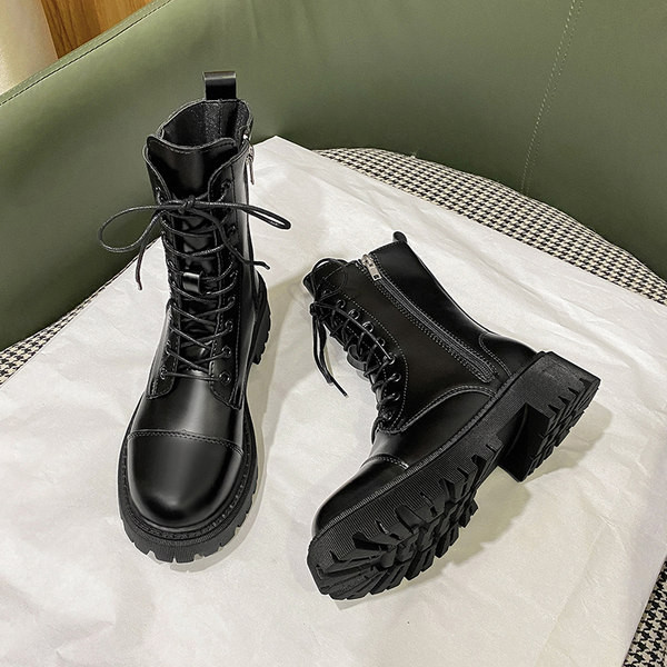 Дамски стилни кожени боти в черен цвят с връзки