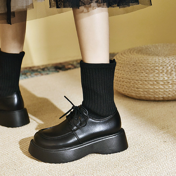 Ženske kožne čizme - dva modela