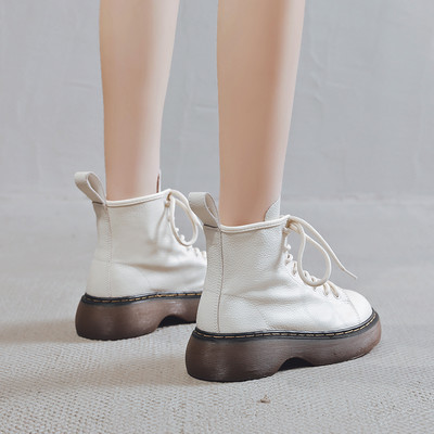 Ženske čizme s ravnim potplatom i vezicama