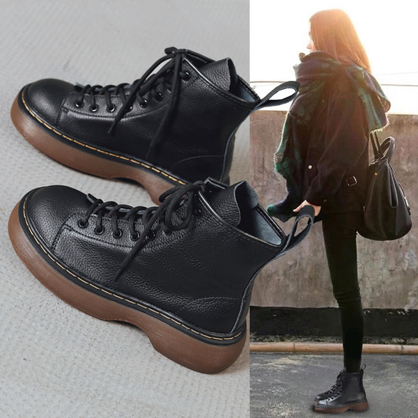 Ženske čizme s ravnim potplatom i vezicama