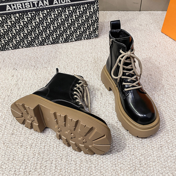 Ženske čizme od umjetne kože sa vezicama