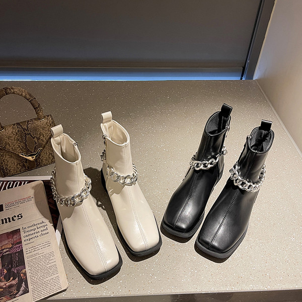 Ženske četvrtaste čizme s metalnim lancem i kopčanjem na zip